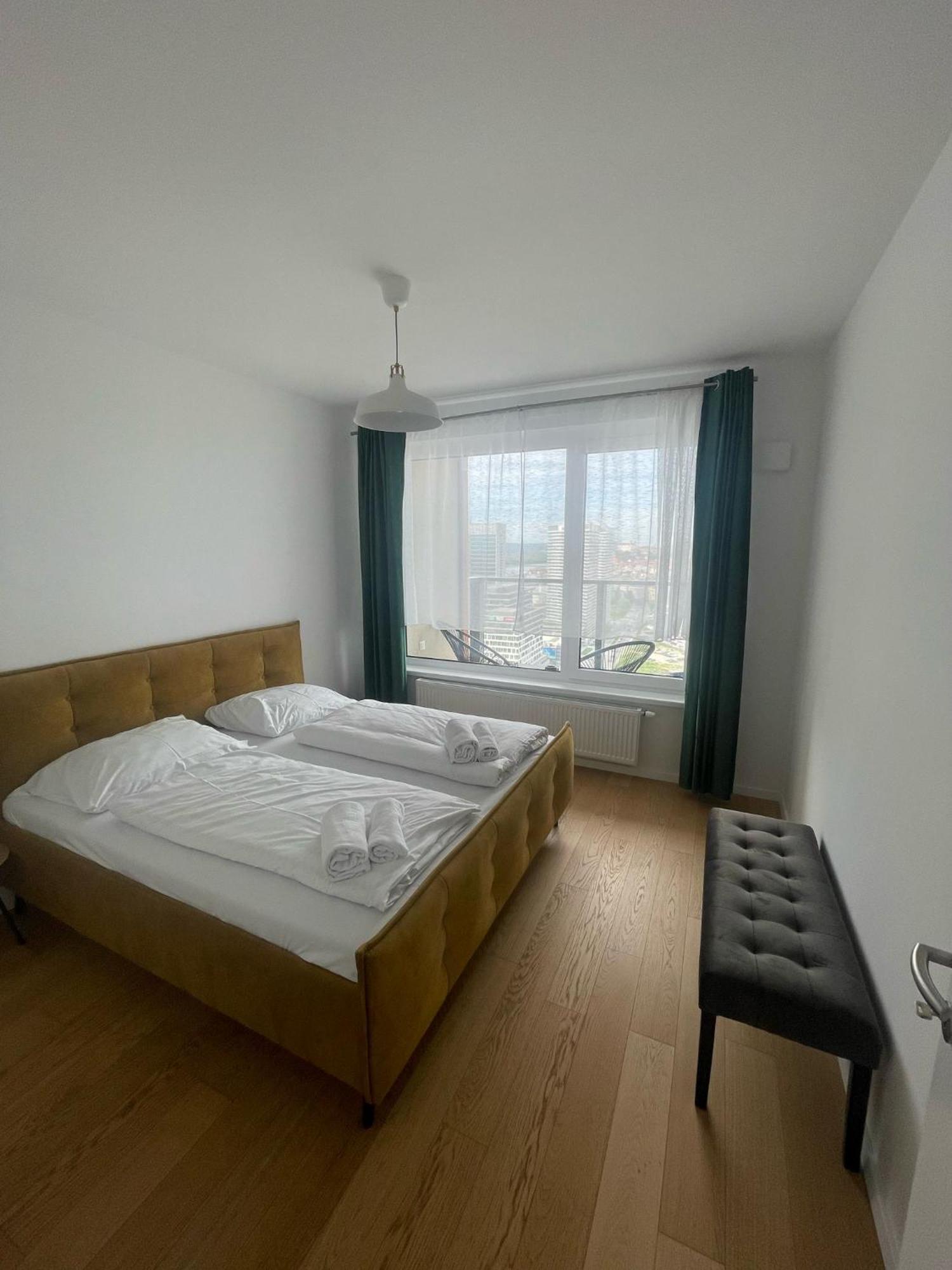 New Downtown Apartment Couple Minute From The Old Town Bratislava Exterior photo