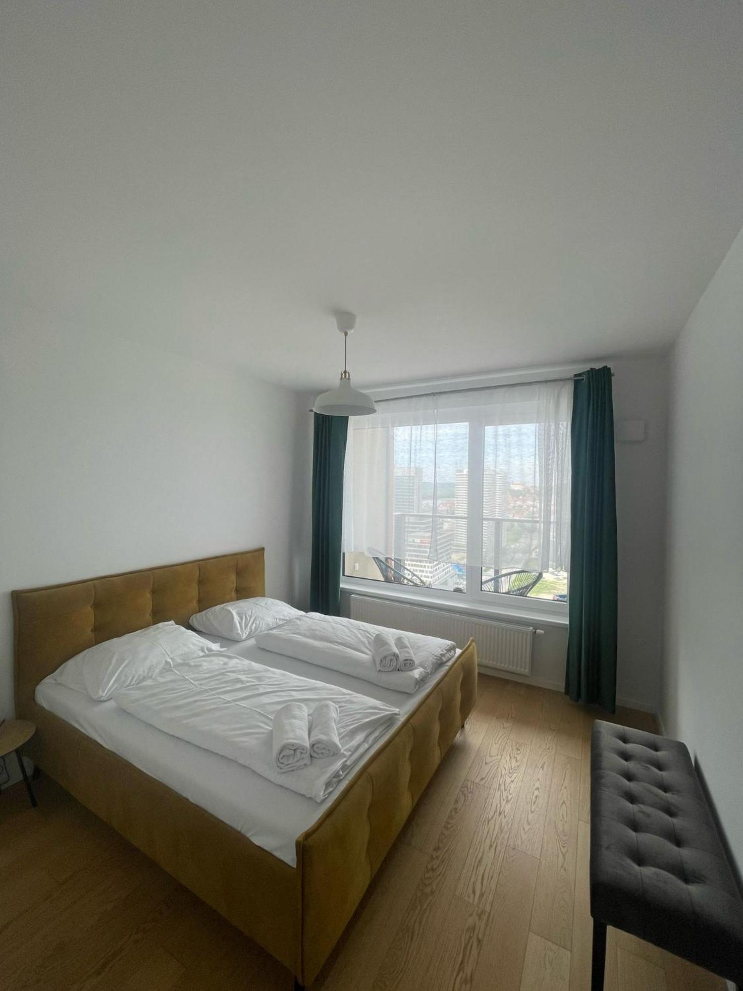 New Downtown Apartment Couple Minute From The Old Town Bratislava Exterior photo
